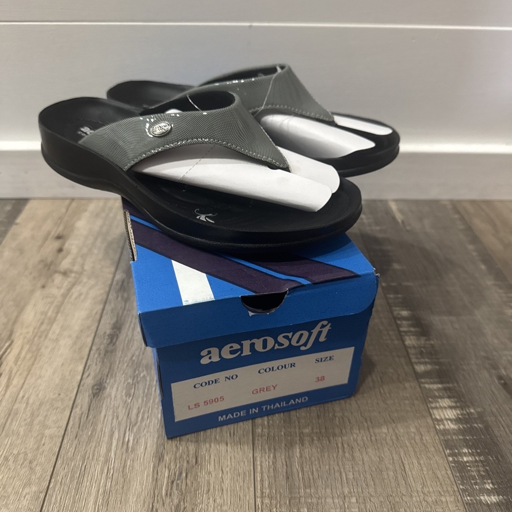 Aerosoft Tempeve Grey Women's Thong Flip Flop Sandals Size 7 (EU 38)